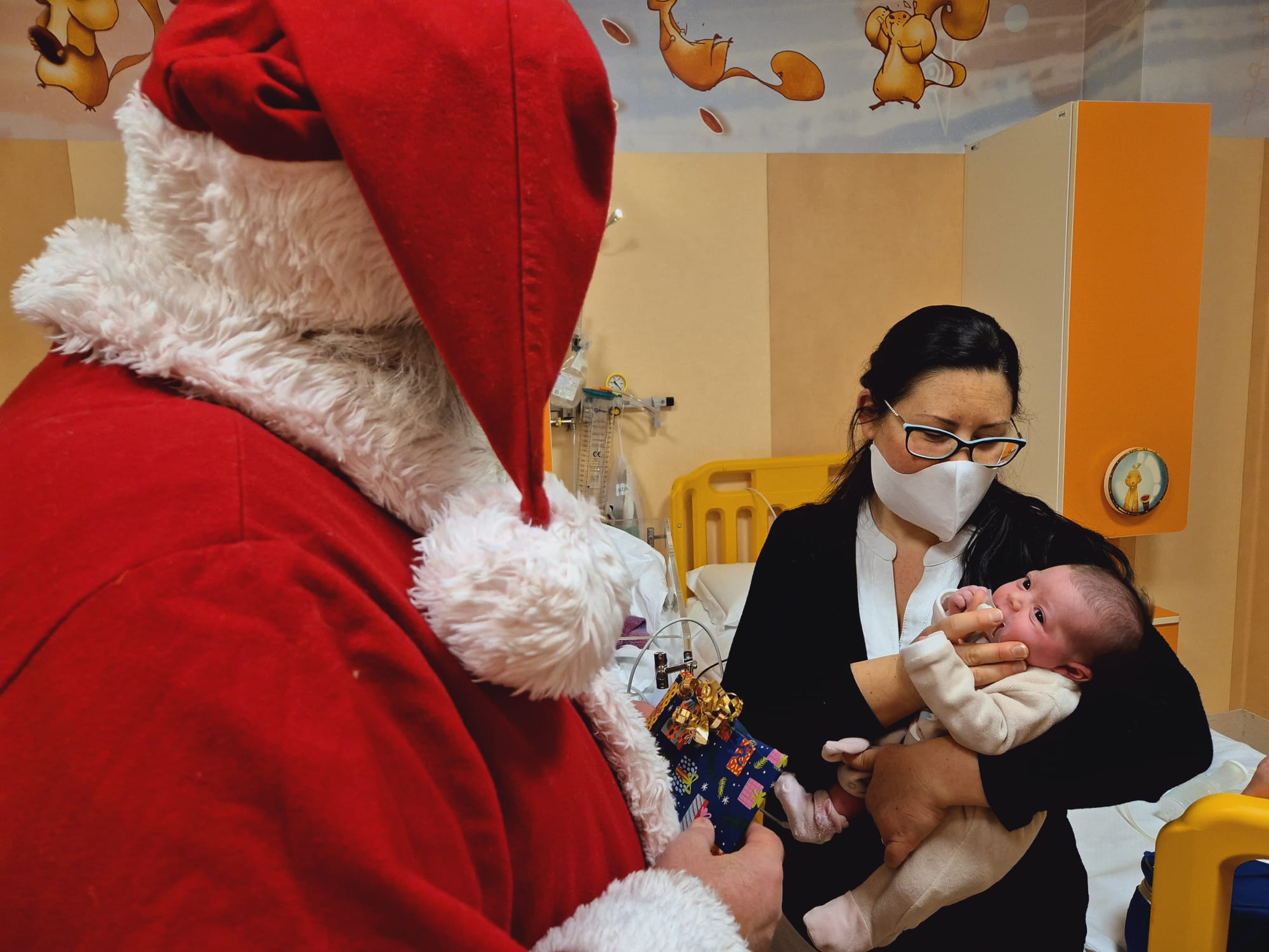 Ospedale Del Ponte iniziativa per Natale Ponte del Sorriso