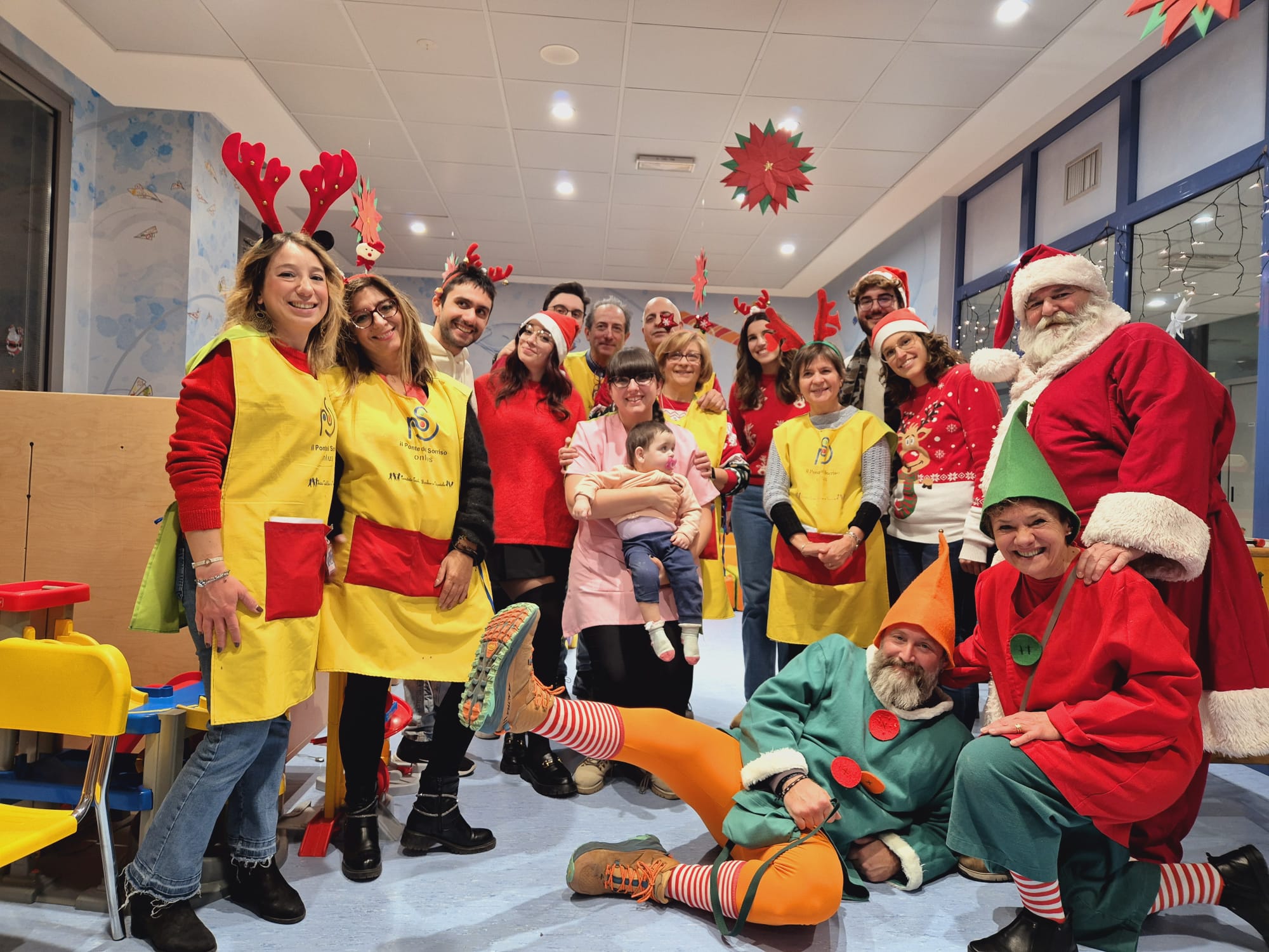 Ospedale Del Ponte iniziativa per Natale Ponte del Sorriso