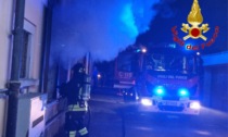 Incendio in abitazione, Vigili del fuoco al lavoro