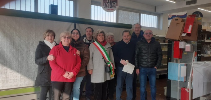Chiude lo storico market del paese