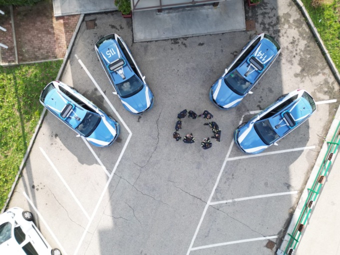 Ricettazione, rapine e furti: la Polizia di Stato smantella un’associazione a delinquere