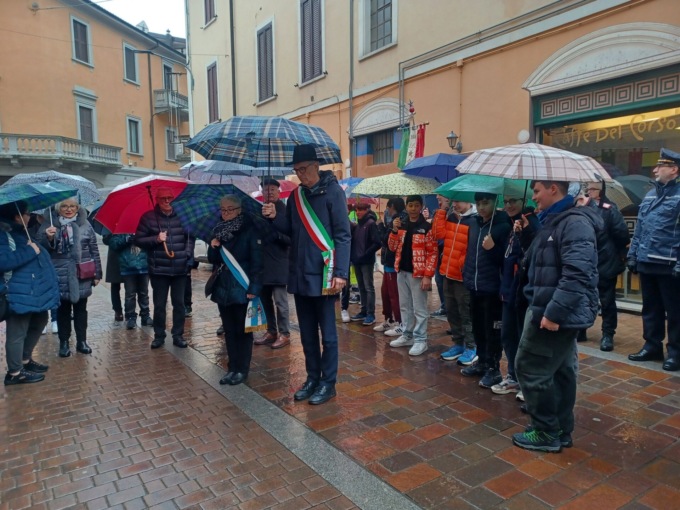 Commemorata la Giornata della memoria insieme agli studenti saronnesi