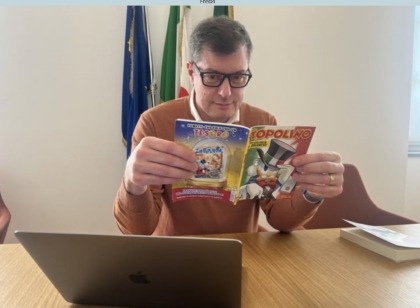 Il sindaco Pietro Zappamiglio con il Topolino in dialetto milanese