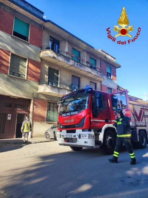 Incendio in un appartamento a Gallarate, tre persone intossicate