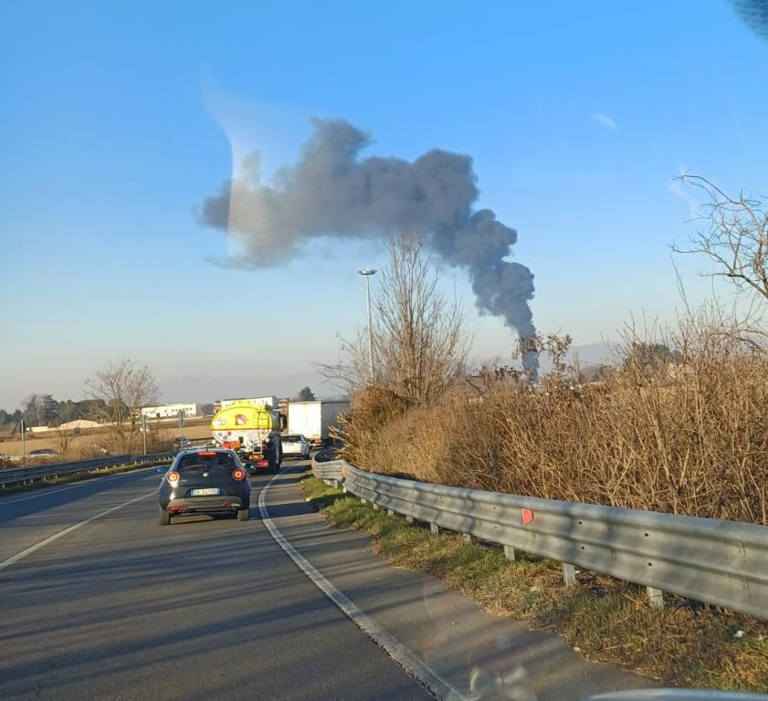 Incendio campo volo Cogliate