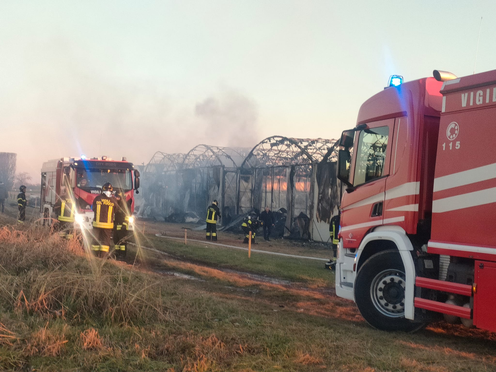 Incendio campo volo Cogliate