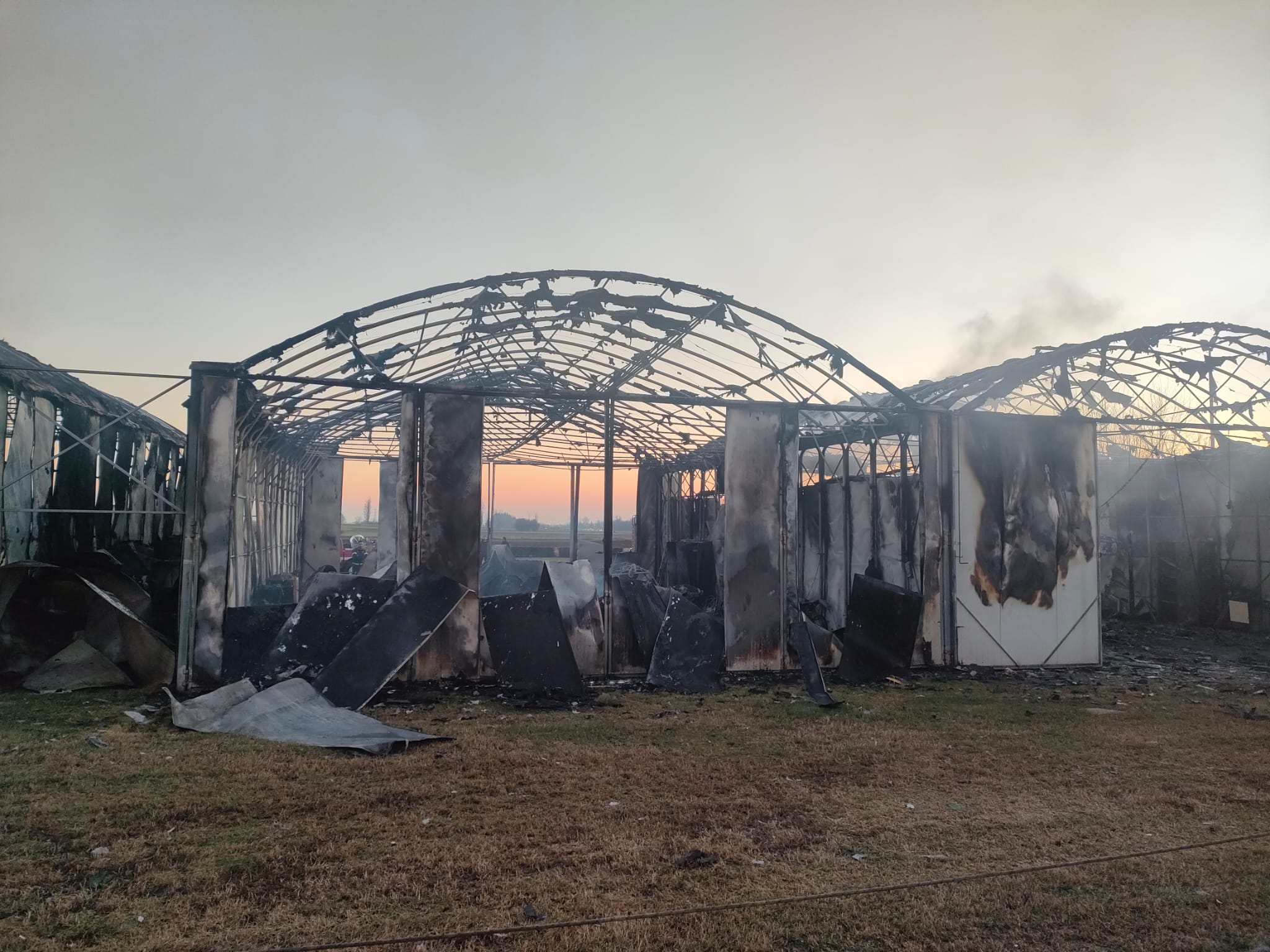 Incendio hangar cogliate