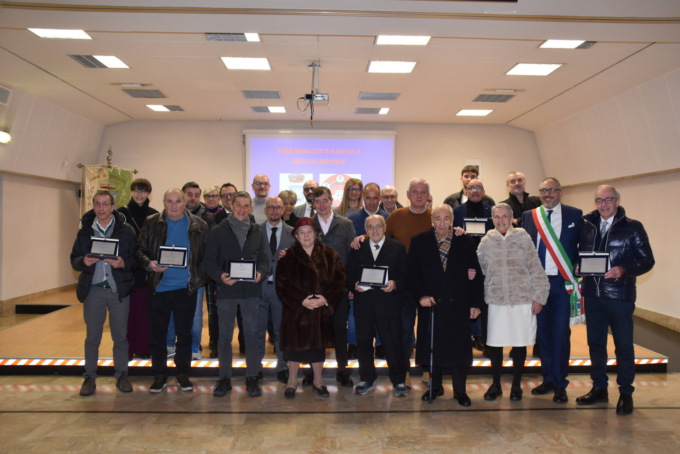 Rovellasca ha premiato i suoi benemeriti