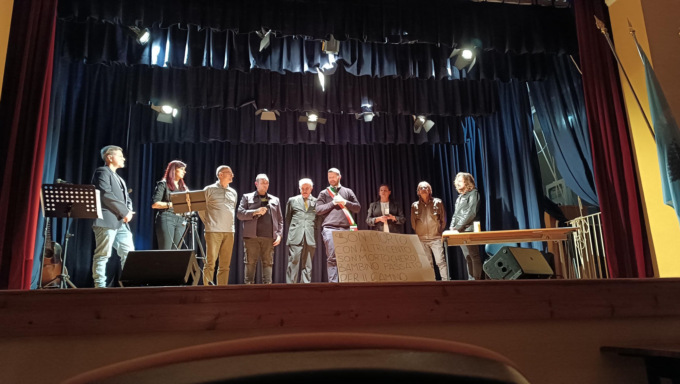 A Cogliate la Memoria si fa teatro, fra musica e la medaglia d’onore a Borghi