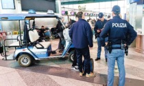 Furti all'interno dell'aeroporto, due cittadini francesi arrestati