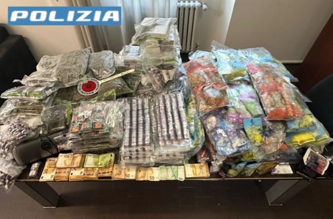 Saronno, più di 84 chili di droga e 46mila euro: due arresti