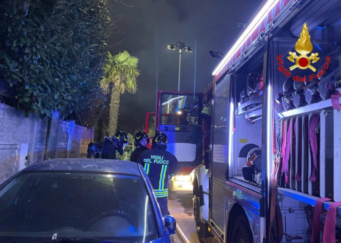 incendio via gran sasso caronno pertusella