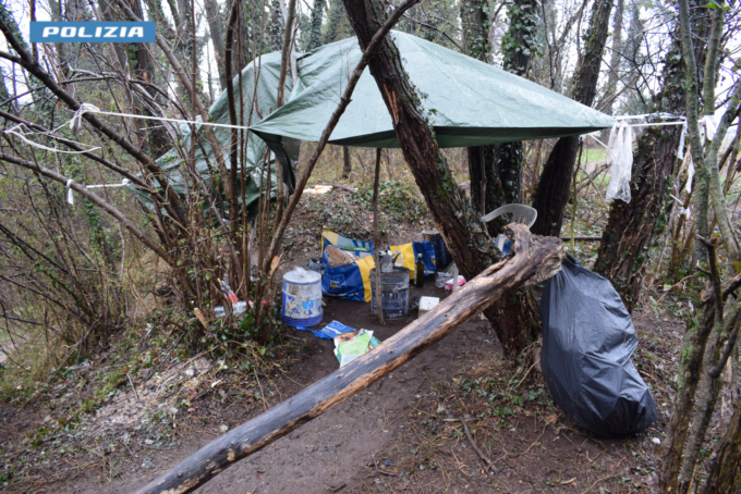 Blitz della Polizia: sequestrati droga e fucili