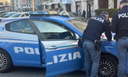 Litigano violentemente in strada: arrestati due cittadini stranieri