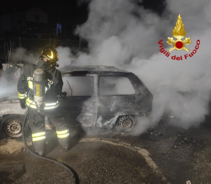 Auto in fiamme a Cugliate Fabiasco. Dentro, un cadavere