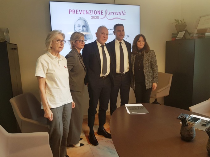 Torna la Clinica Mobile Senologia al Centro: prevenzione e diagnosi precoce fanno la differenza