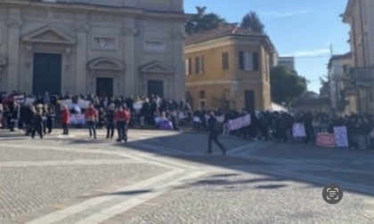 In piazza 1200 studenti per ricordare Giada