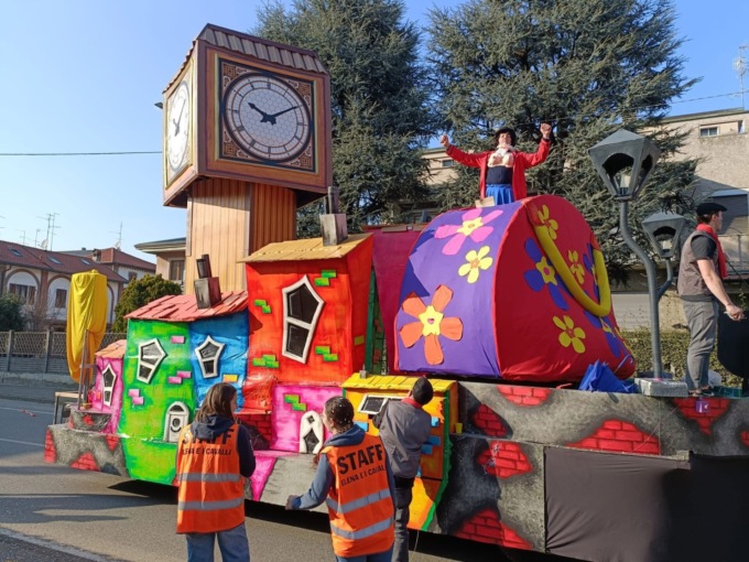 Affluenza record nei centri storici del varesotto in occasione del Carnevale