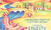 L'elegante Ernesto arriva in Valle e incontra i bambini in biblioteca