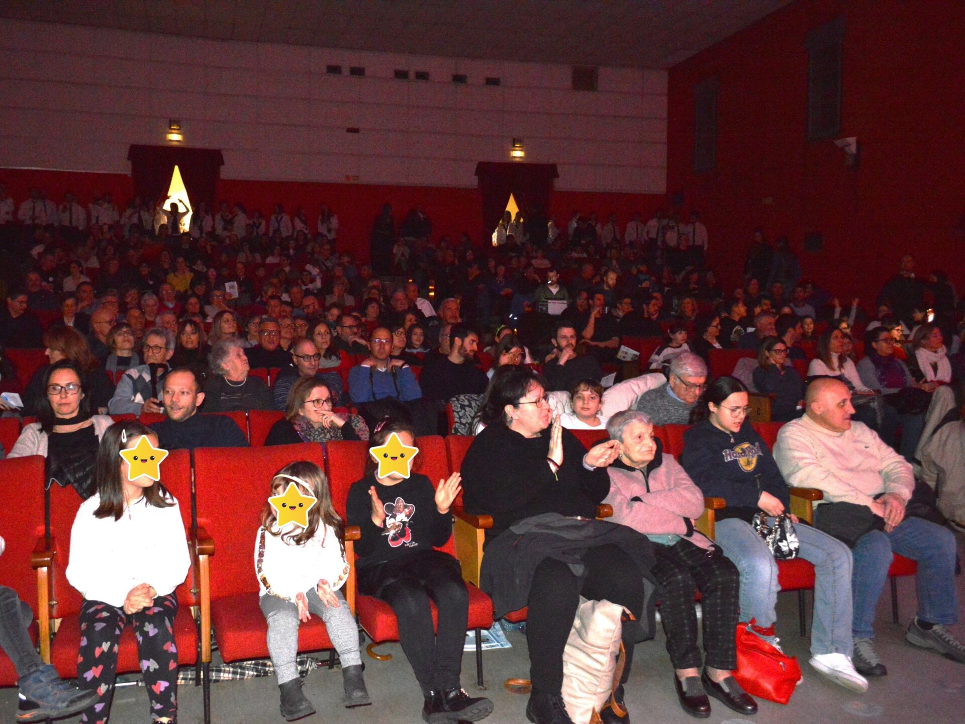 Il concerto “Un Sorriso vien Cantando” organizzato da Il Ponte del Sorriso con Gli amici di Margherita Rosa ha riempito il Teatro di Binago