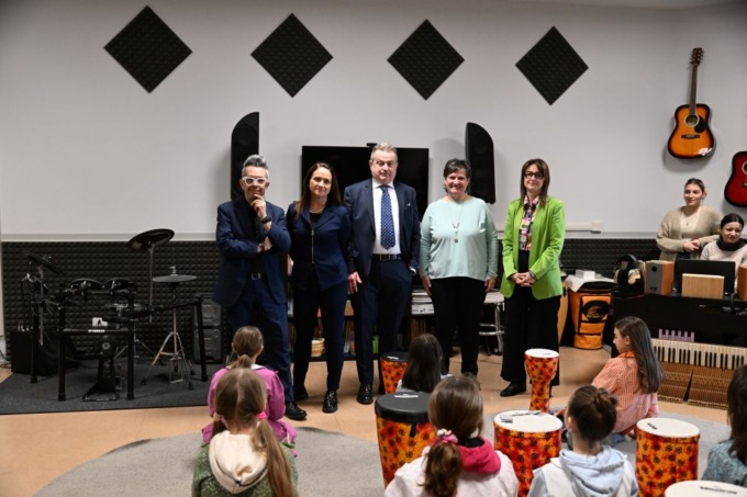 Il vicesindaco reggente di Castellanza in visita all’Istituto Montessori