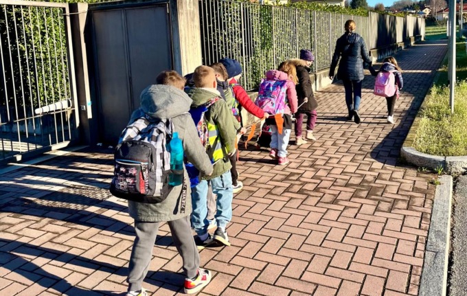 E’ ripartito il Pedibus di Venegono: meno auto, più sicurezza