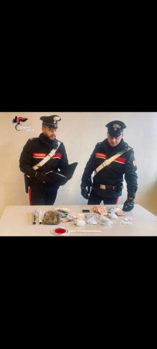 Cocaina e denaro nascosto in casa: arrestato 56enne