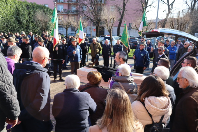 Grande commozione per l’ultimo saluto a Paolo Legnani