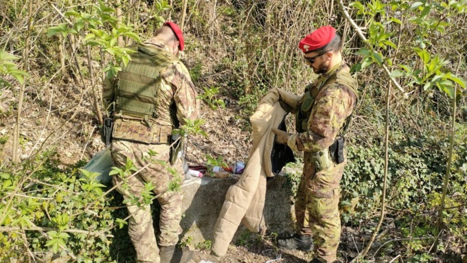 I Carabinieri arrestano due pusher nei boschi fra Caronno e Saronno