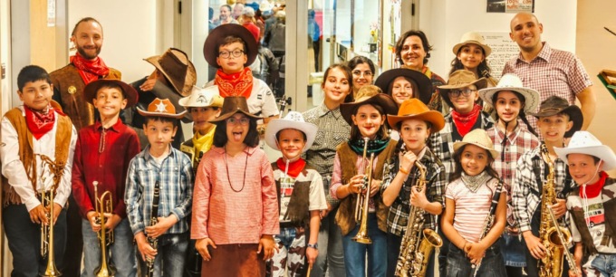 La banda alle prese con il tema west