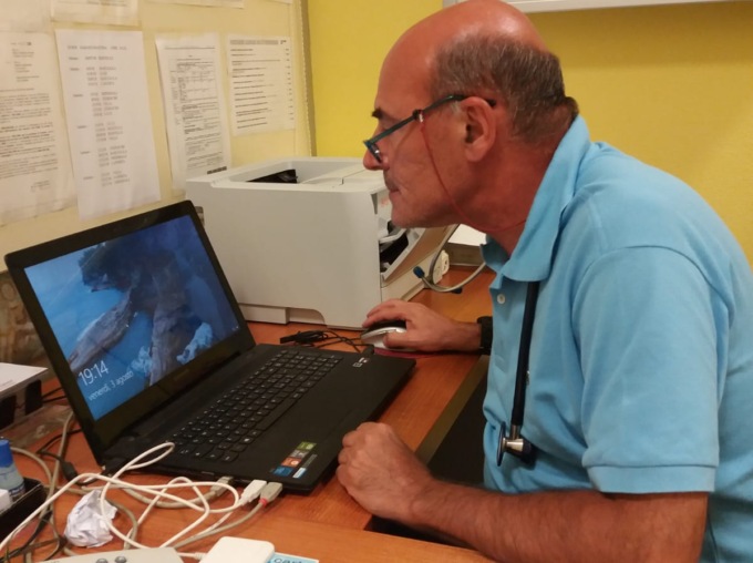 Il dottor Bertelli saluta i pazienti: “Mi mancheranno, ma è giusto far largo ai giovani”