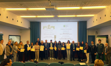 Condivisione della Medaglia d'argento con il personale dell'Ats Insubria