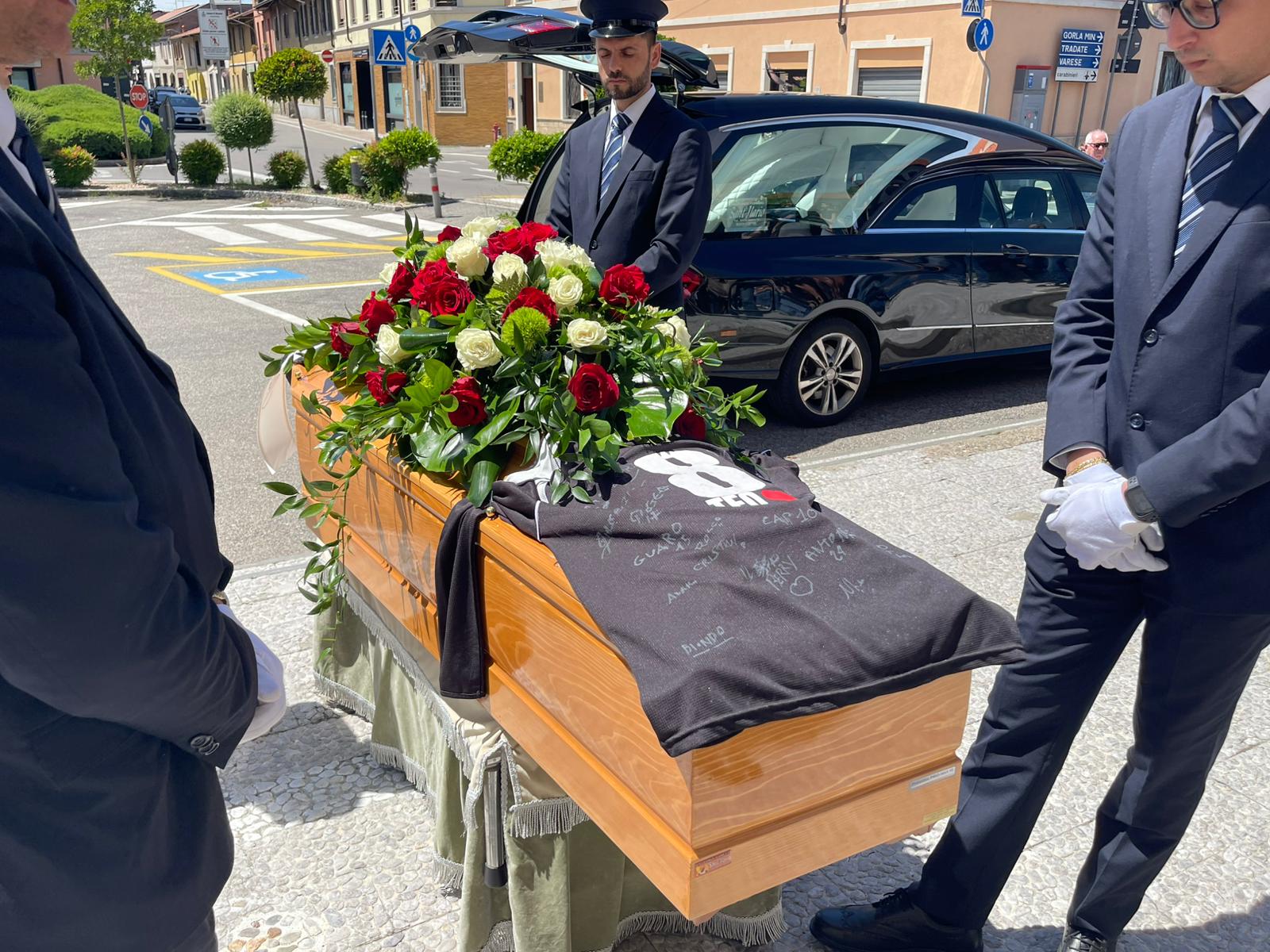 Funerale Matteo scarabelli Marnate