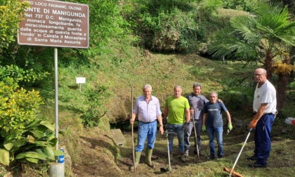Team di bergoresi al lavoro per salvare la fonte di Manigunda