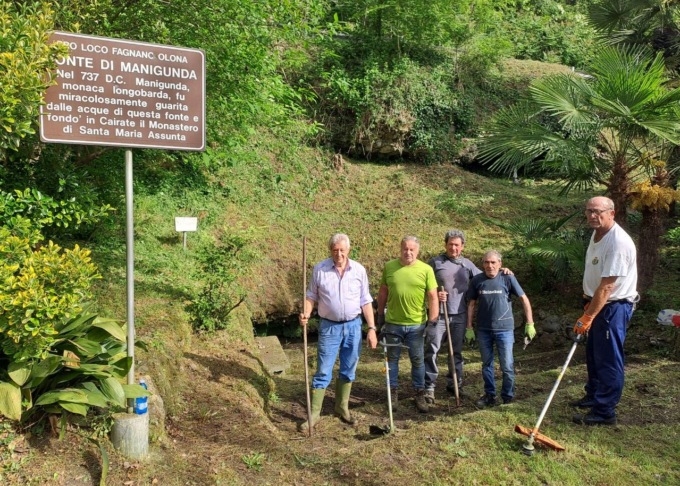Team di bergoresi al lavoro per salvare la fonte di Manigunda