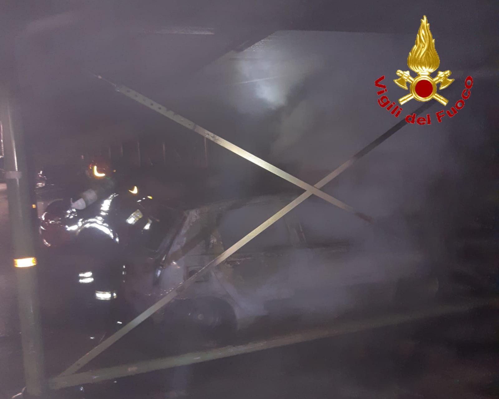 incendio auto 2