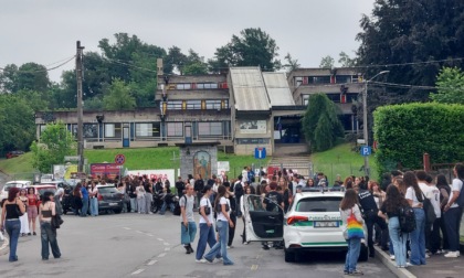 Don Milani chiuso "a sorpresa" per l'ultimo giorno: studenti in protesta