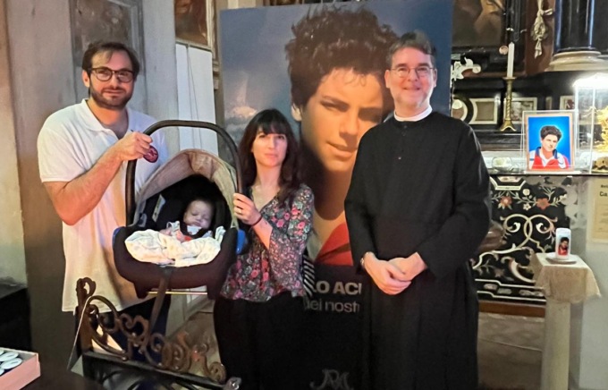 Nata “grazie” al beato Carlo Acutis e a quella preghiera nella cassetta del Santuario di Saronno