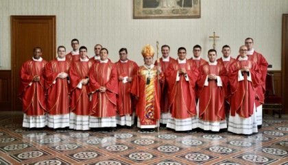 L’arcidiocesi dà il benvenuto a undici nuovi sacerdoti: la celebrazione in Duomo