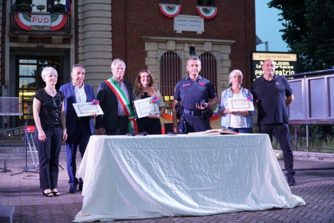 Caronno applaude i suoi benemeriti