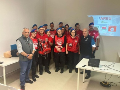 Per i suoi 80 anni fa lui un regalo: un defibrillatore