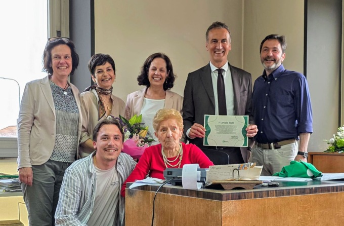 La “signorina” di 104 anni del Calzaturificio Brunate premiata dalla Regione