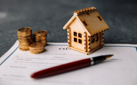 Comprare da ristrutturare nel Saronnese: perché il prezzo dell’annuncio non è il costo reale della casa