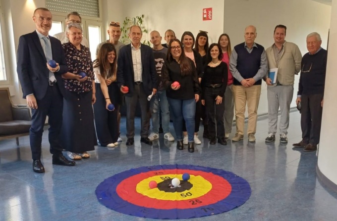 ATS Insubria promuove l’invecchiamento attivo con il gioco delle bocce nelle RSA