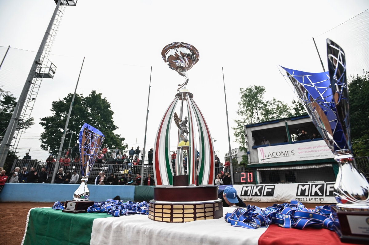 Il trofeo della Serie A1 Softball (Ezio Ratti - FIBS)