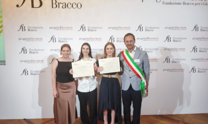 Due studentesse cerianesi premiate alla Scala di Milano