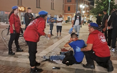 Rissa a bottigliate in centro a Saronno, intervengono i City Angels