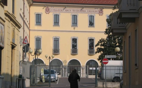 Scuola Battisti allagata: tutti a casa