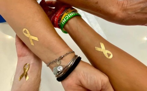 Fiocchi d’oro a Varese per la ricerca e la sensibilizzazione sul cancro pediatrico