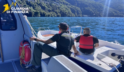 Barca in avaria: interviene in soccorso la Guardia di Finanza